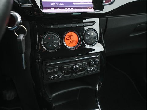 Citroën DS3 1.6 e-HDi So Chic *NAVI-FULLMAP | SPORT-SEATS | ECC | MICROFIBRE | PDC | CRUISE | RADIO-CD | TOWBAR*