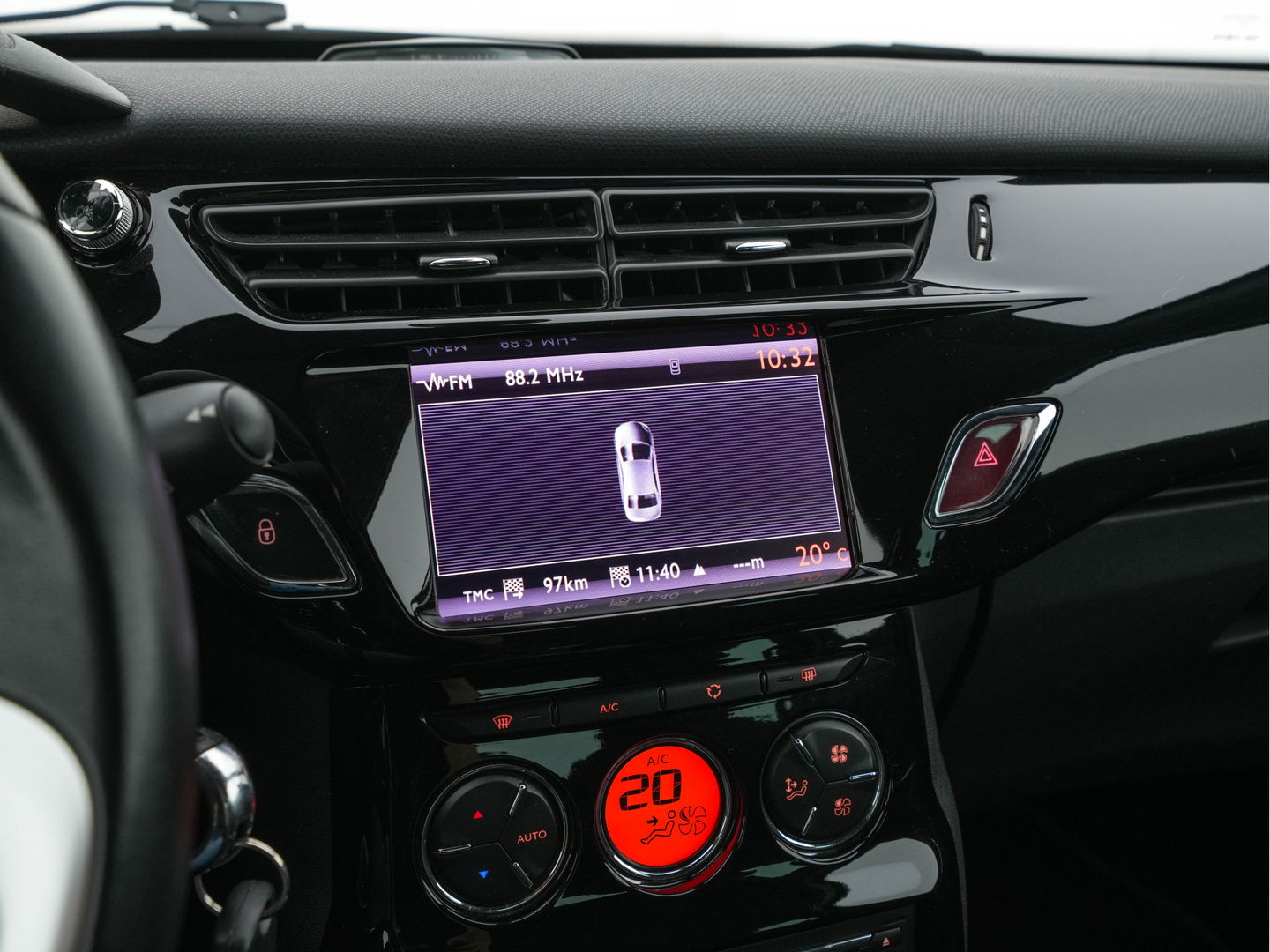 Citroën DS3 1.6 e-HDi So Chic *NAVI-FULLMAP | SPORT-SEATS | ECC | MICROFIBRE | PDC | CRUISE | RADIO-CD | TOWBAR*