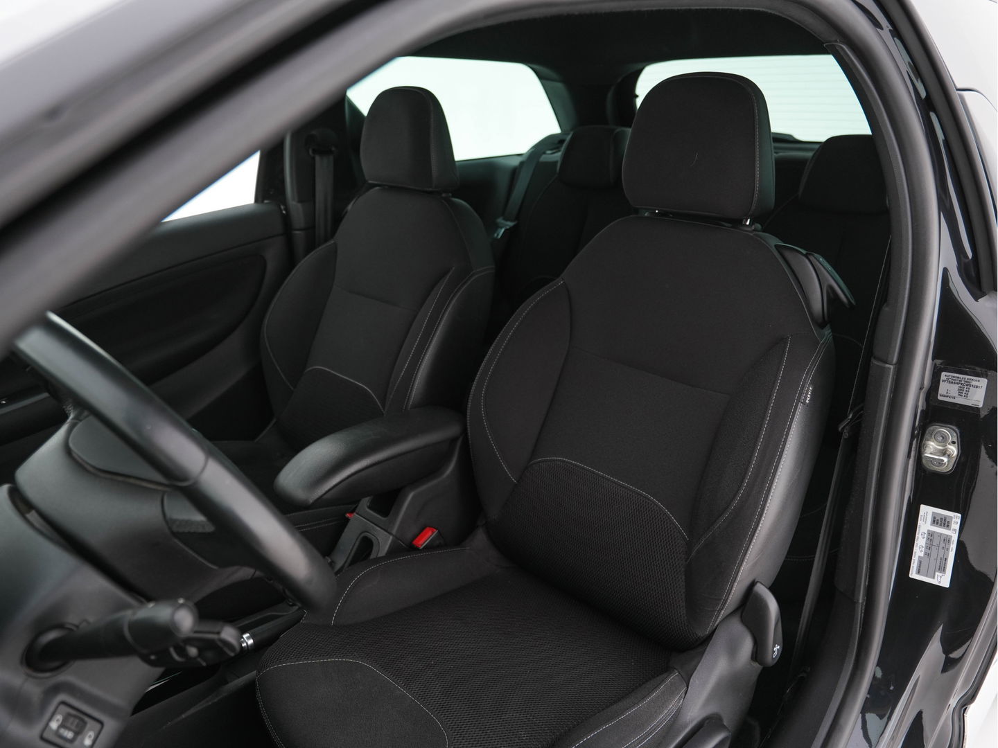 Citroën DS3 1.6 e-HDi So Chic *NAVI-FULLMAP | SPORT-SEATS | ECC | MICROFIBRE | PDC | CRUISE | RADIO-CD | TOWBAR*