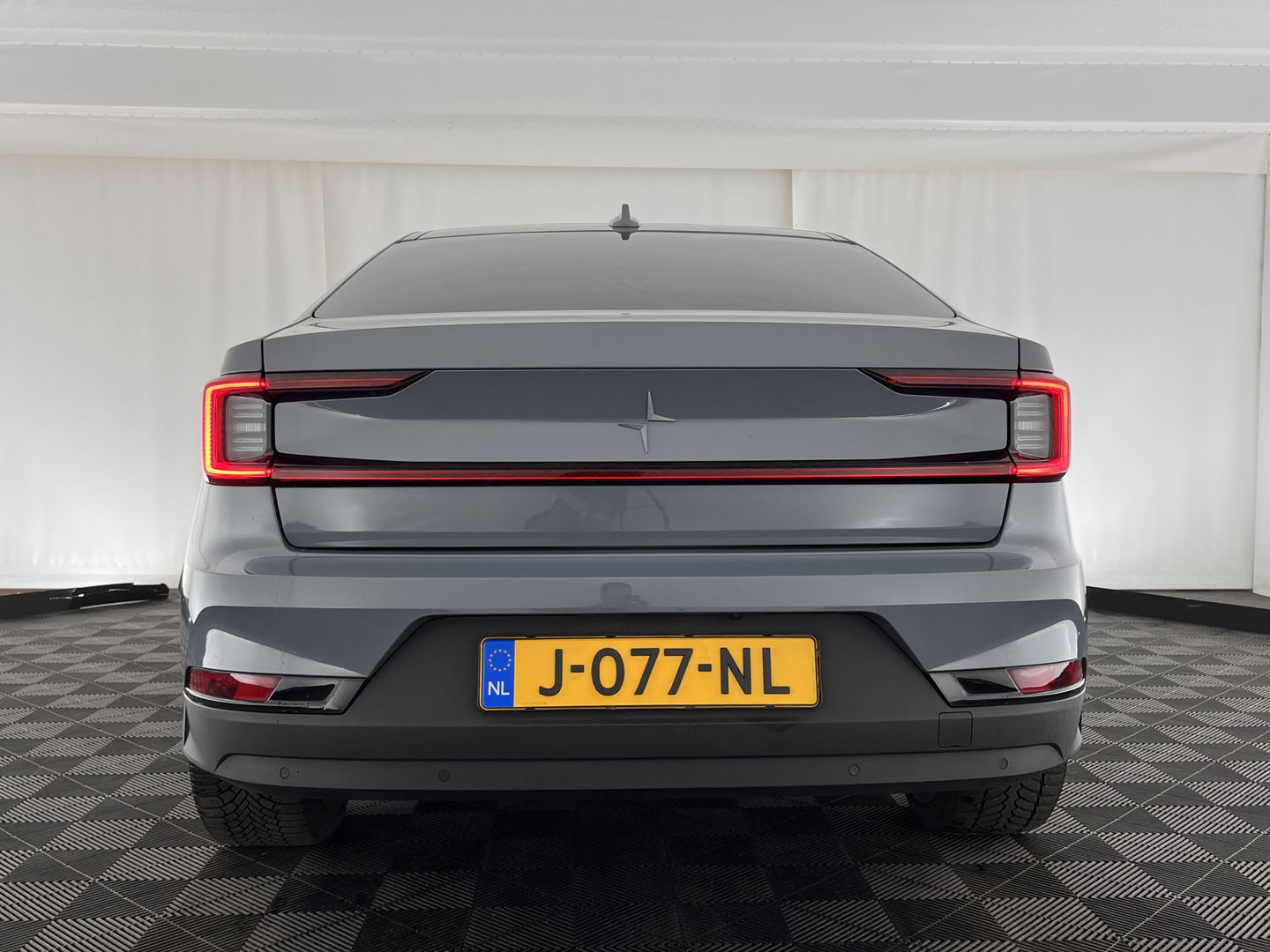 Polestar 2 Long Range Dual Motor Launch Edition 78kWh [ 3-Fase ] (INCL.BTW) *NAVI-FULLMAP | FULL-LED | KEYLESS | TOP-VIEW | LANE-ASSIST | DIGI-COCKPIT | CARPLAY | DAB+ | COMFORT-SEATS | ECC | PDC | 20''ALU*