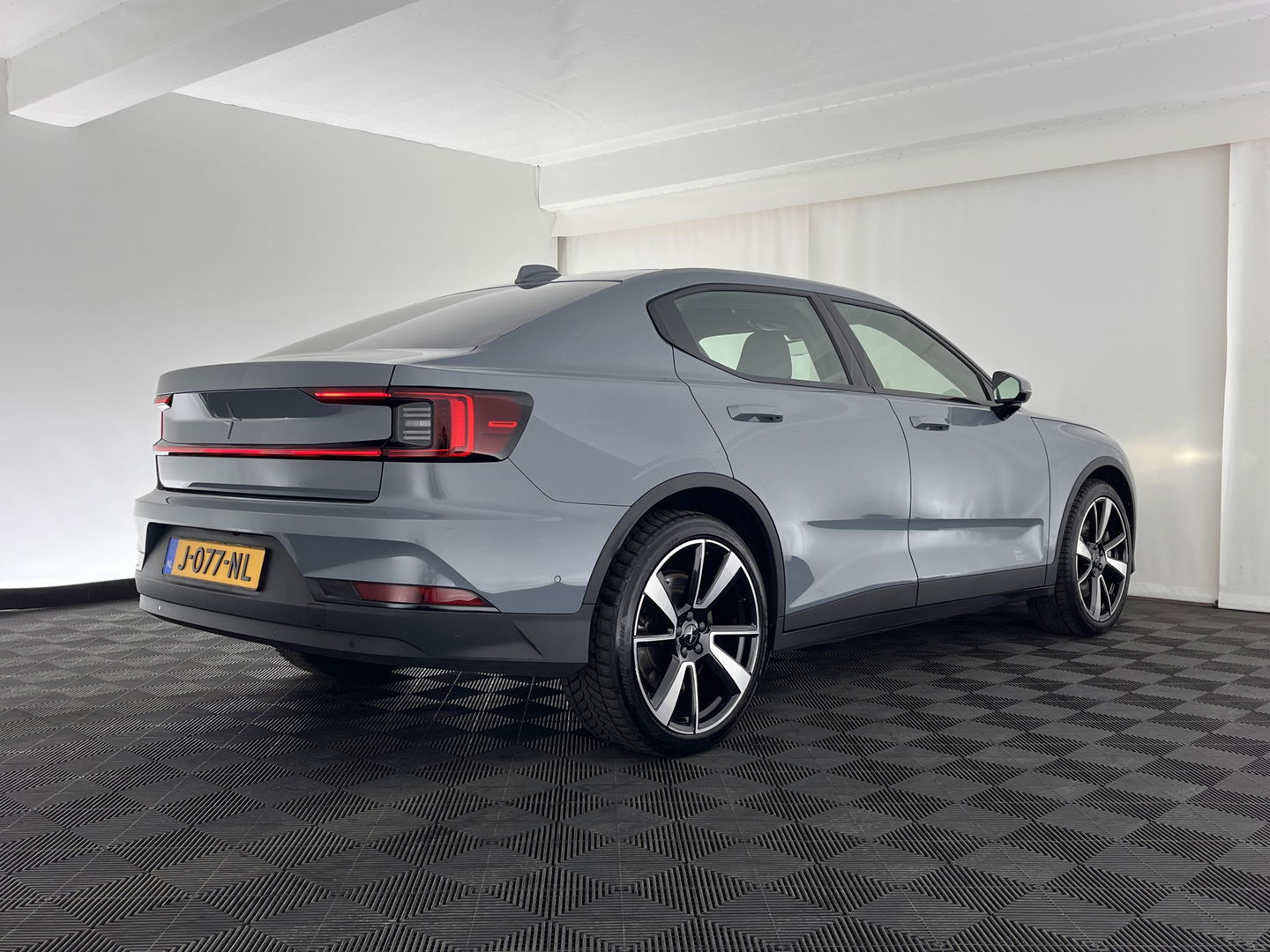 Polestar 2 Long Range Dual Motor Launch Edition 78kWh [ 3-Fase ] (INCL.BTW) *NAVI-FULLMAP | FULL-LED | KEYLESS | TOP-VIEW | LANE-ASSIST | DIGI-COCKPIT | CARPLAY | DAB+ | COMFORT-SEATS | ECC | PDC | 20''ALU*