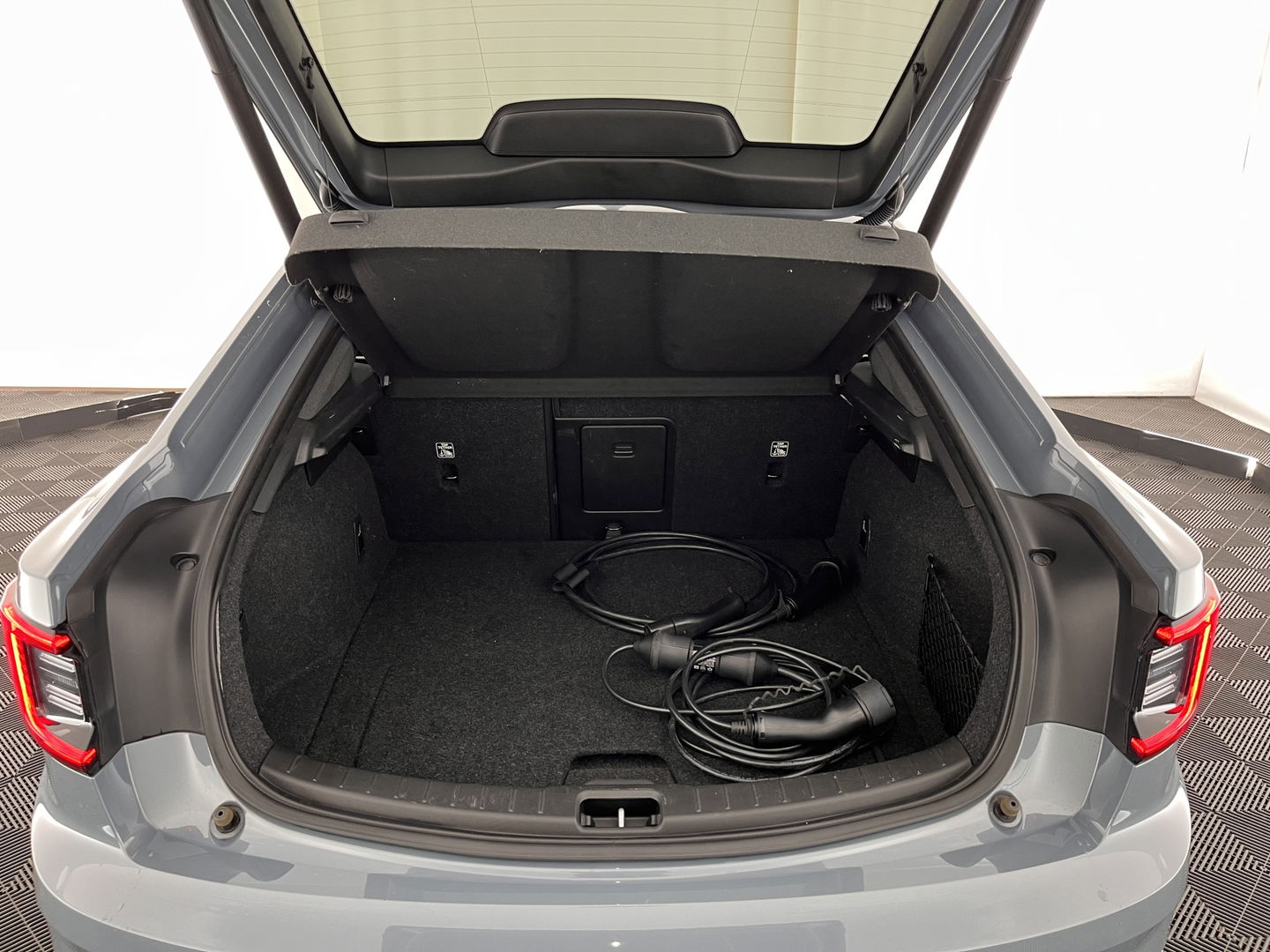 Polestar 2 Long Range Dual Motor Launch Edition 78kWh [ 3-Fase ] (INCL.BTW) *NAVI-FULLMAP | FULL-LED | KEYLESS | TOP-VIEW | LANE-ASSIST | DIGI-COCKPIT | CARPLAY | DAB+ | COMFORT-SEATS | ECC | PDC | 20''ALU*