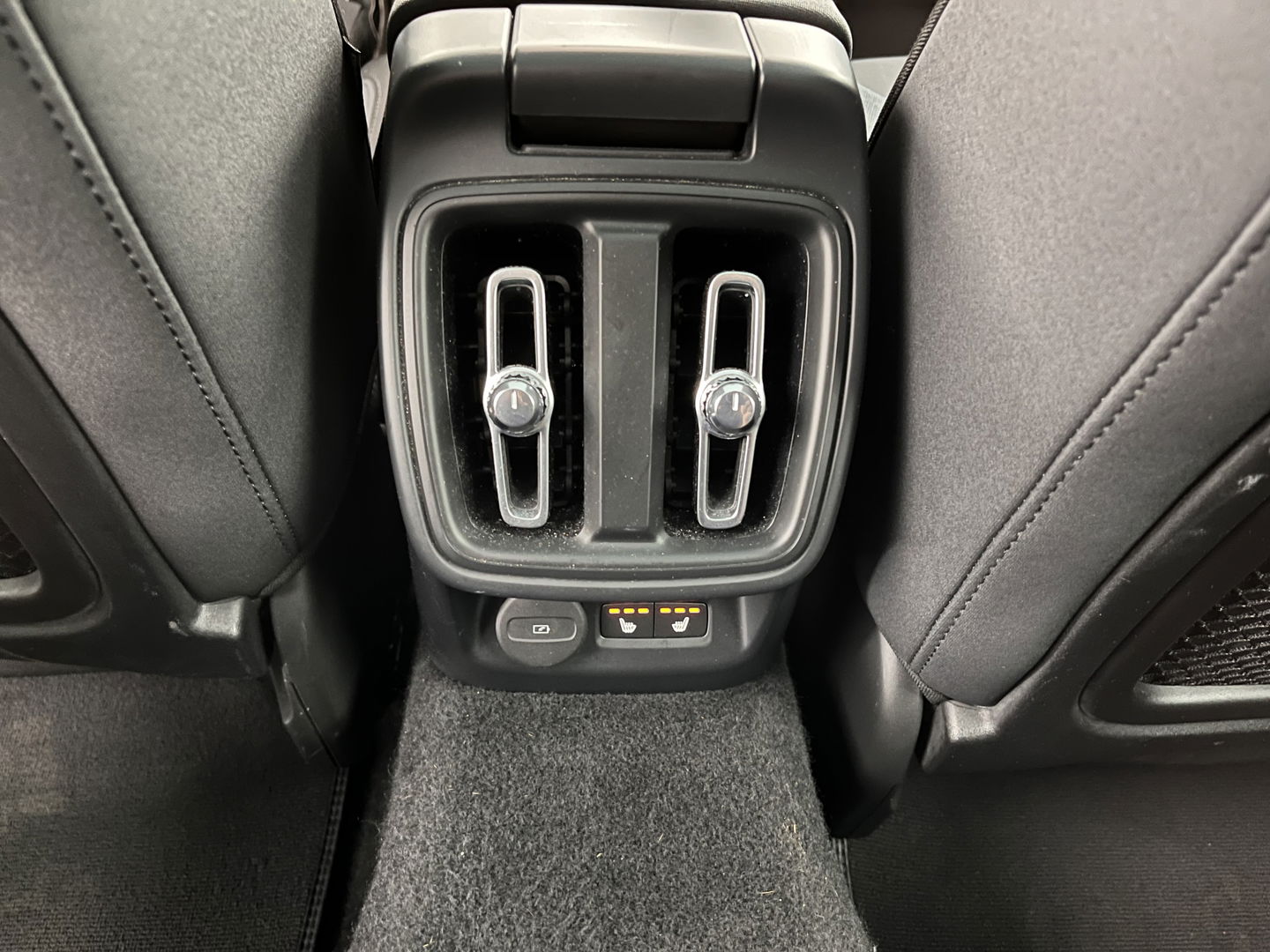 Polestar 2 Long Range Dual Motor Launch Edition 78kWh [ 3-Fase ] (INCL.BTW) *NAVI-FULLMAP | FULL-LED | KEYLESS | TOP-VIEW | LANE-ASSIST | DIGI-COCKPIT | CARPLAY | DAB+ | COMFORT-SEATS | ECC | PDC | 20''ALU*