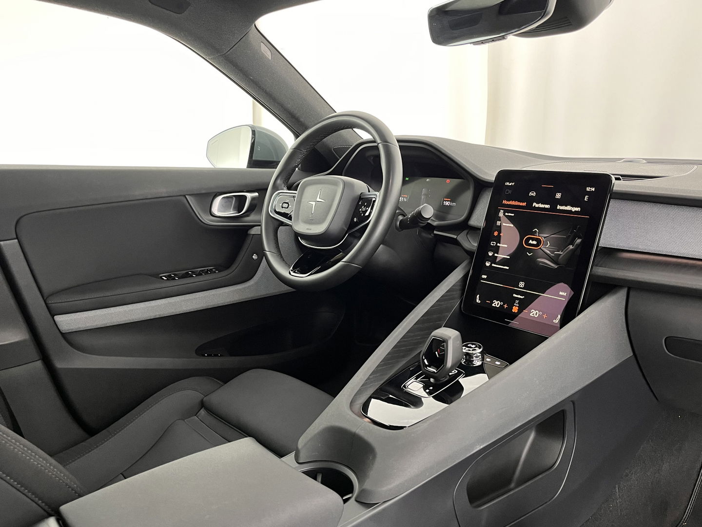 Polestar 2 Long Range Dual Motor Launch Edition 78kWh [ 3-Fase ] (INCL.BTW) *NAVI-FULLMAP | FULL-LED | KEYLESS | TOP-VIEW | LANE-ASSIST | DIGI-COCKPIT | CARPLAY | DAB+ | COMFORT-SEATS | ECC | PDC | 20''ALU*