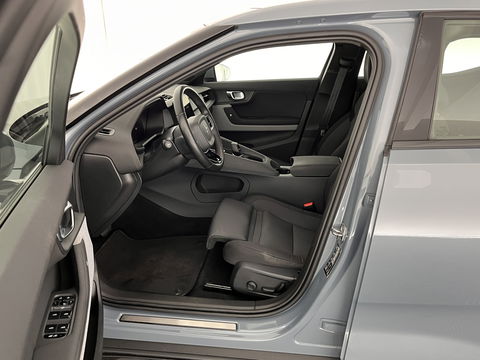 Polestar 2 Long Range Dual Motor Launch Edition 78kWh [ 3-Fase ] (INCL.BTW) *NAVI-FULLMAP | FULL-LED | KEYLESS | TOP-VIEW | LANE-ASSIST | DIGI-COCKPIT | CARPLAY | DAB+ | COMFORT-SEATS | ECC | PDC | 20''ALU*