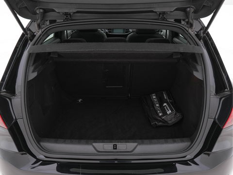 Peugeot 308 1.5 BlueHDi Blue Lease GT-Line Aut. *PANO | 1/2LEATHER | FULL-LED | DENON-SOUND | SPORT-SEATS | NAVI-FULLMAP | KEYLESS | CAMERA | ECC | PDC | 17''ALU*