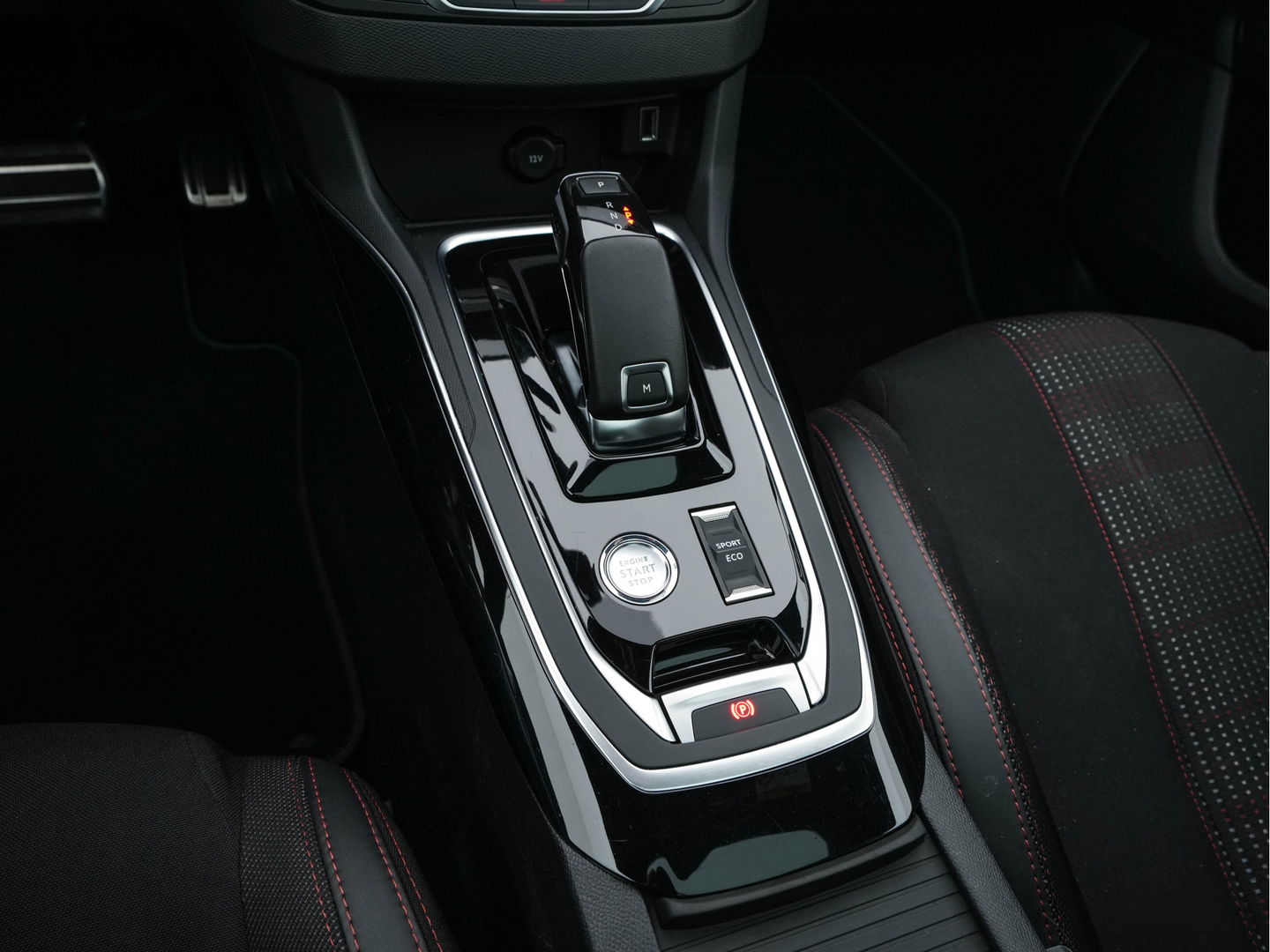 Peugeot 308 1.5 BlueHDi Blue Lease GT-Line Aut. *PANO | 1/2LEATHER | FULL-LED | DENON-SOUND | SPORT-SEATS | NAVI-FULLMAP | KEYLESS | CAMERA | ECC | PDC | 17''ALU*