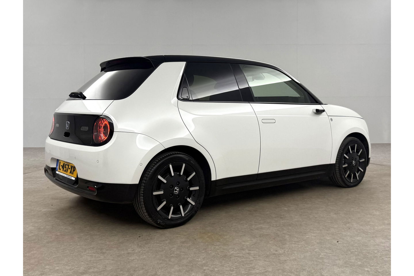 Honda Honda-E Advance 154PK Elektrisch 360Camera LED Pano Widescreen Zijcamera Spiegel Cruise Carplay Clima 17"LMV Navi PDC