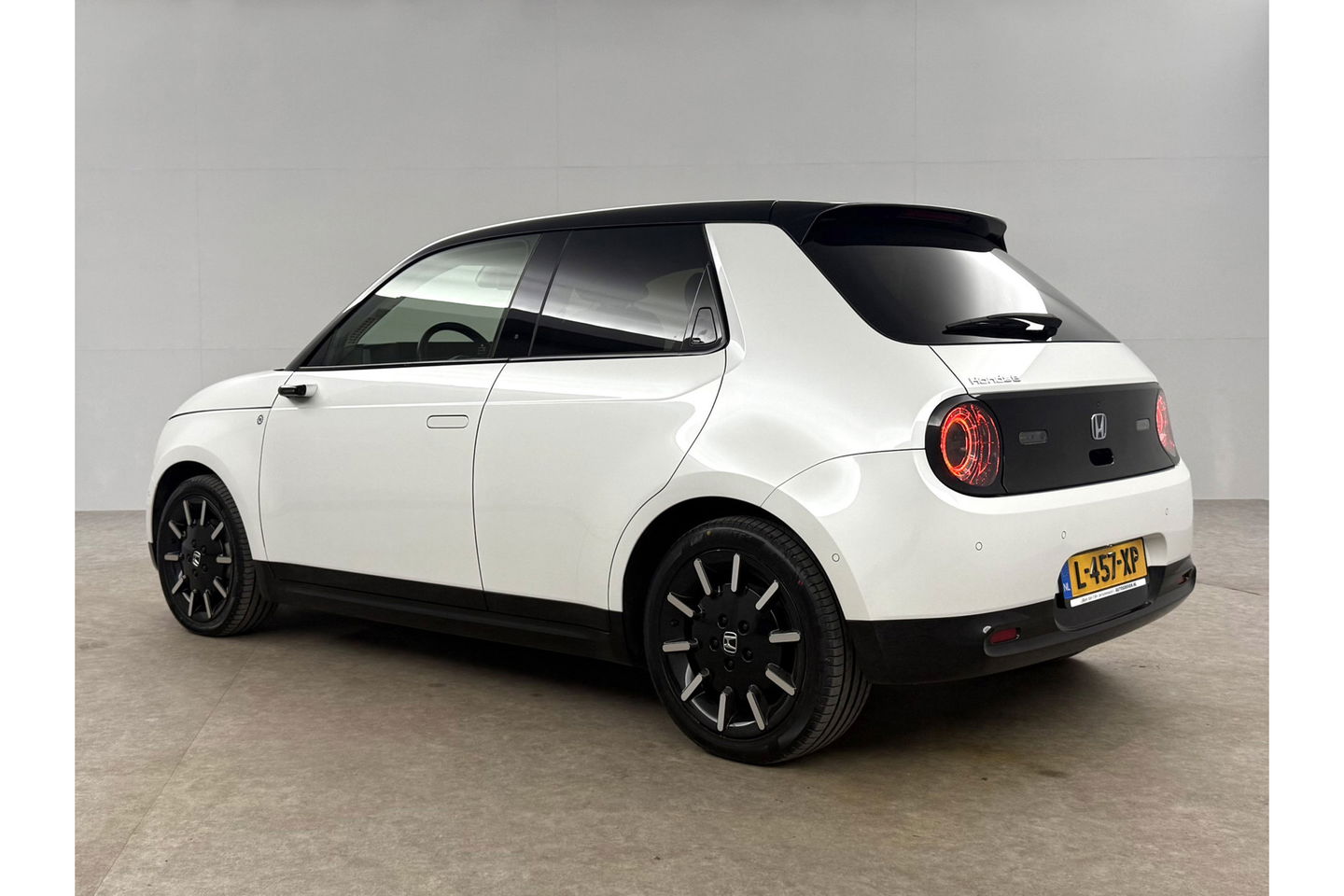 Honda Honda-E Advance 154PK Elektrisch 360Camera LED Pano Widescreen Zijcamera Spiegel Cruise Carplay Clima 17"LMV Navi PDC