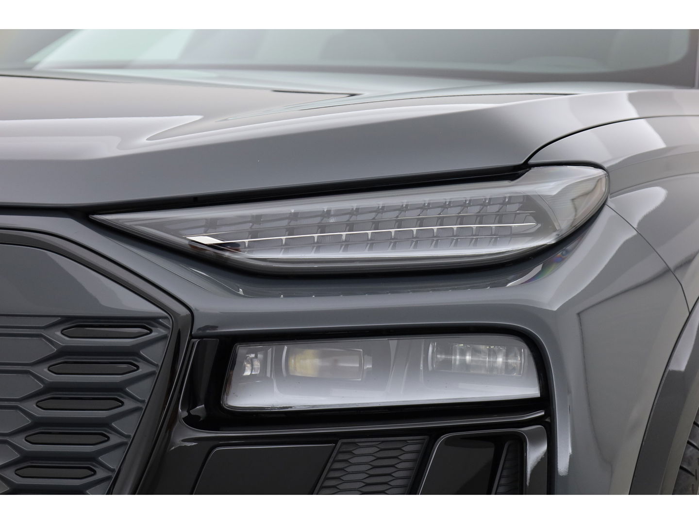 Audi Q6 e-tron qauttro S edition 100kwh | Pano | Luchtvering | B&O | Kuipstoelen | HUD | Massage | RS Wielen