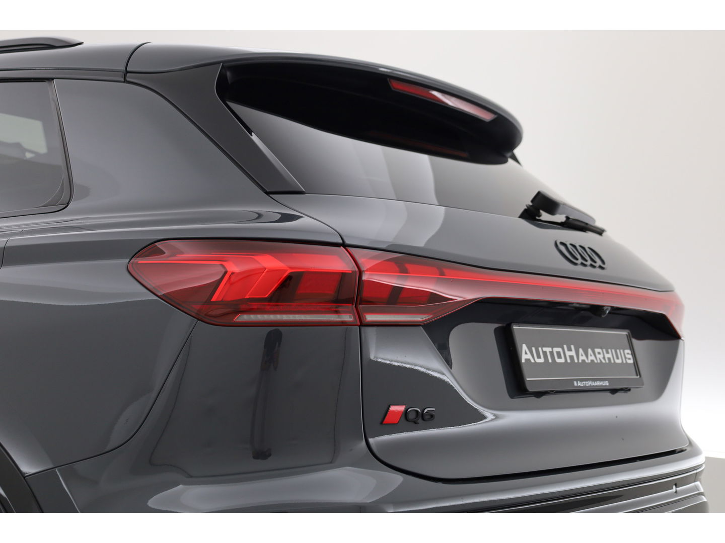 Audi Q6 e-tron qauttro S edition 100kwh | Pano | Luchtvering | B&O | Kuipstoelen | HUD | Massage | RS Wielen