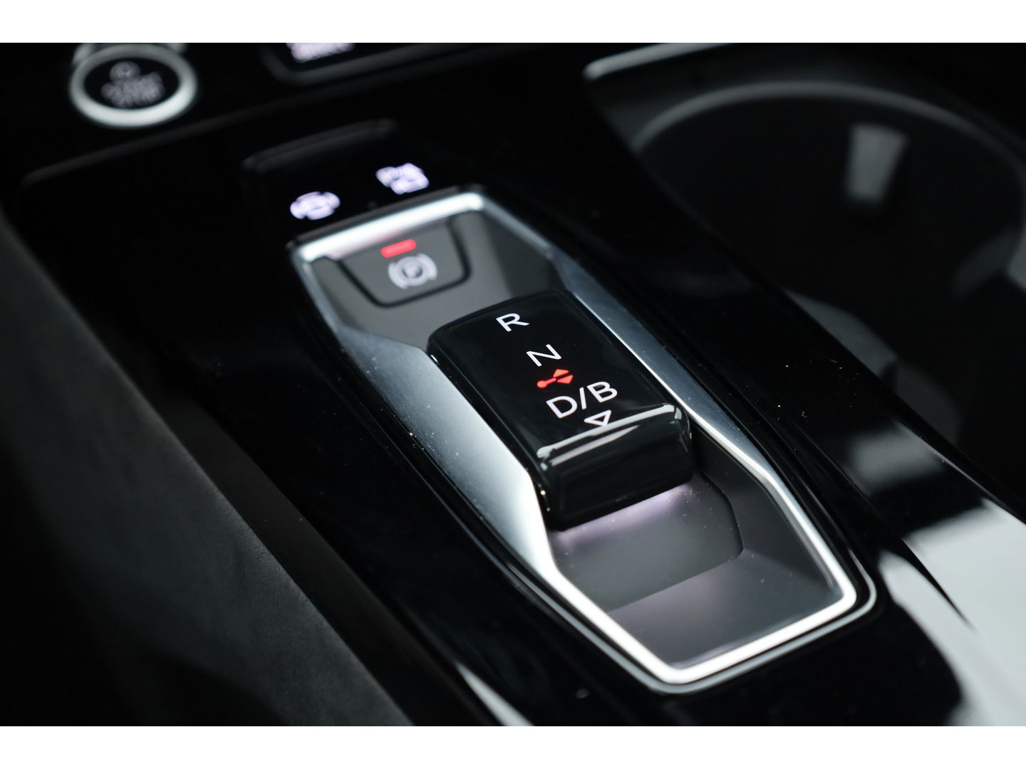 Audi Q6 e-tron qauttro S edition 100kwh | Pano | Luchtvering | B&O | Kuipstoelen | HUD | Massage | RS Wielen