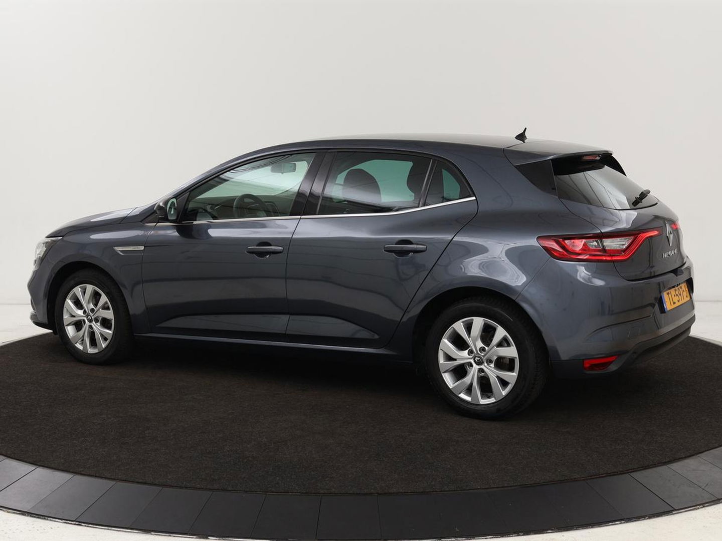 Renault Mégane 1.3 TCe Limited | 54.200km NAP | Automaat | Camera | Navigatie | Climate control | Keyless | Parkeerhulp | Getint glas | Cruise control