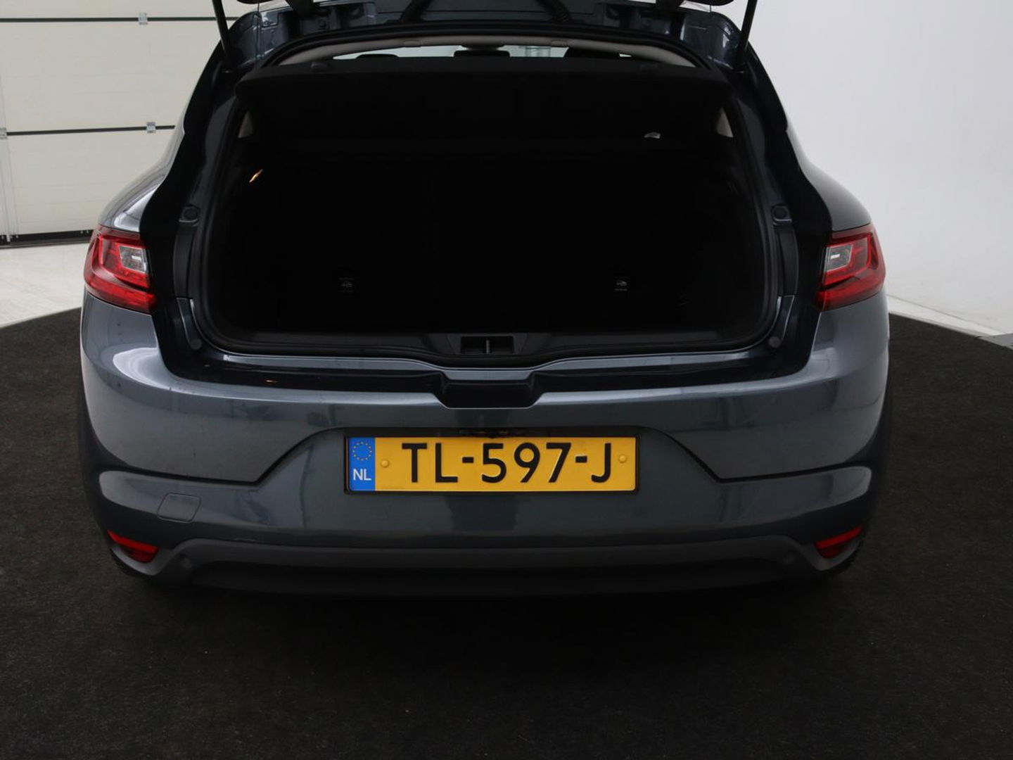 Renault Mégane 1.3 TCe Limited | 54.200km NAP | Automaat | Camera | Navigatie | Climate control | Keyless | Parkeerhulp | Getint glas | Cruise control