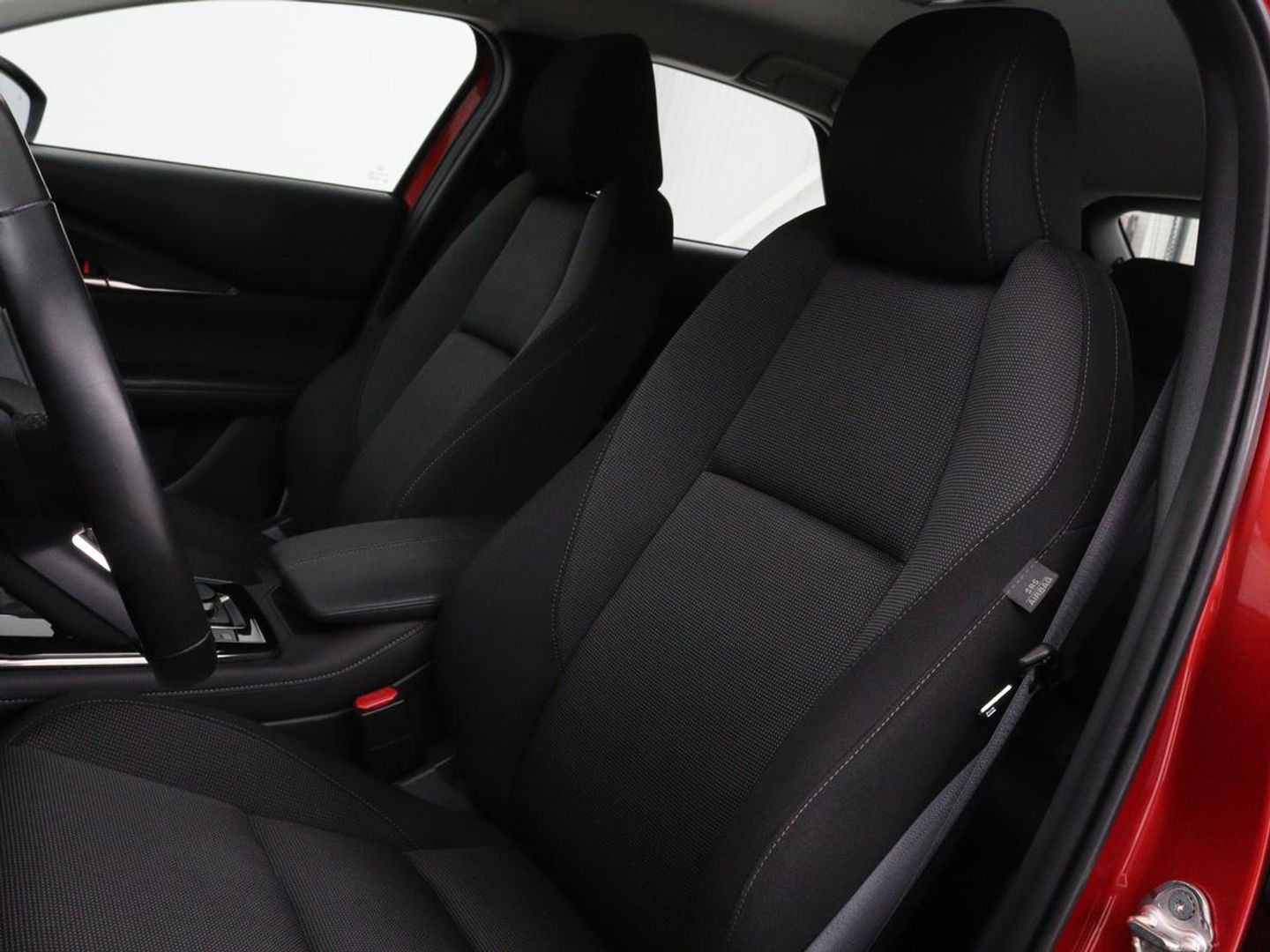 Mazda CX-30 2.0 SkyActive-G Comfort | 18.300km NAP | Trekhaak | Stoel & stuurverwarming | Head-Up | Adaptive cruise | Carplay | Keyless | Full LED