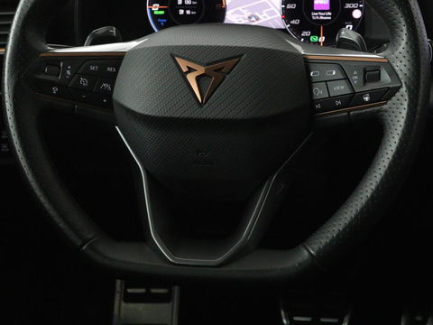 CUPRA Formentor 1.4 e-Hybrid VZ | 245pk | Trekhaak | Stoel & stuurverwarming | Camera | Adaptive cruise | Sfeerverlichting | Keyless | Full LED | PHEV