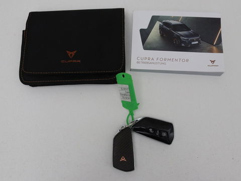 CUPRA Formentor 1.4 e-Hybrid VZ | 245pk | Trekhaak | Stoel & stuurverwarming | Camera | Adaptive cruise | Sfeerverlichting | Keyless | Full LED | PHEV
