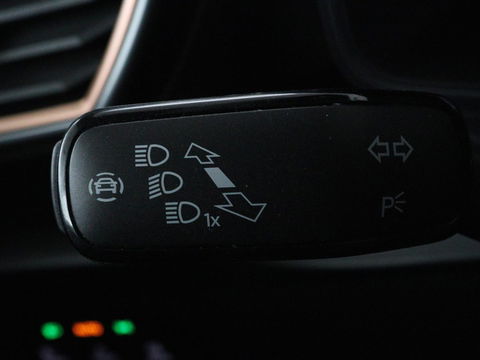 CUPRA Formentor 1.4 e-Hybrid VZ | 245pk | Trekhaak | Stoel & stuurverwarming | Camera | Adaptive cruise | Sfeerverlichting | Keyless | Full LED | PHEV