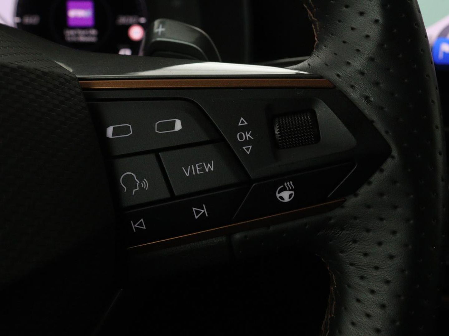 CUPRA Formentor 1.4 e-Hybrid VZ | 245pk | Trekhaak | Stoel & stuurverwarming | Camera | Adaptive cruise | Sfeerverlichting | Keyless | Full LED | PHEV