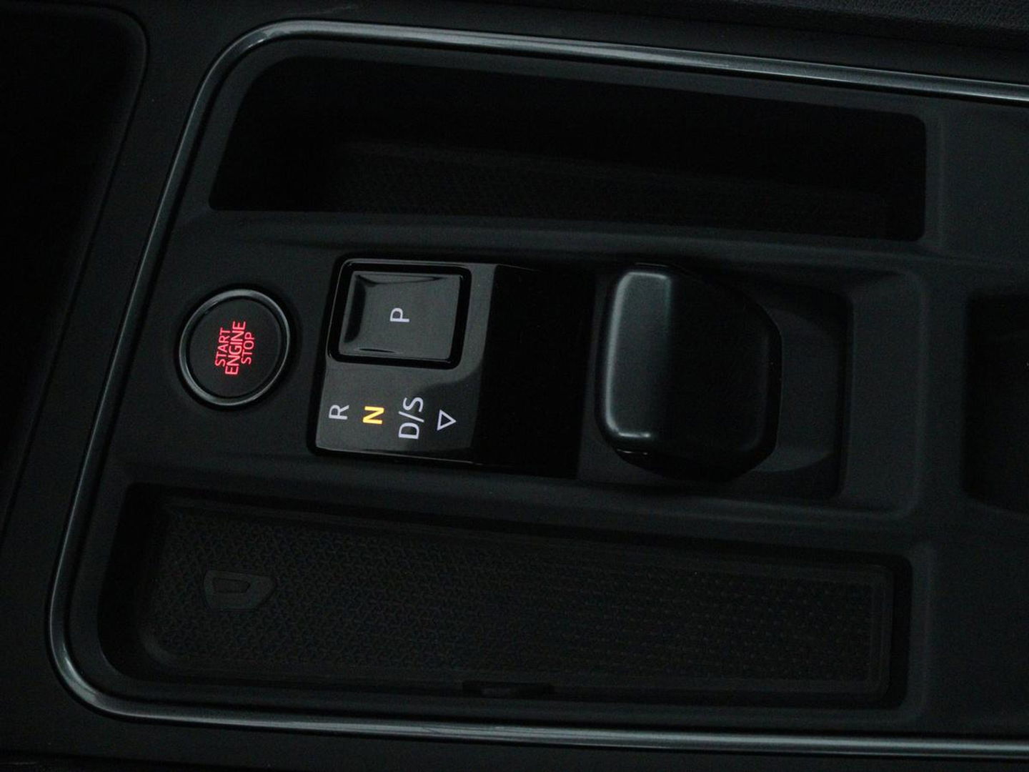 CUPRA Formentor 1.4 e-Hybrid VZ | 245pk | Trekhaak | Stoel & stuurverwarming | Camera | Adaptive cruise | Sfeerverlichting | Keyless | Full LED | PHEV