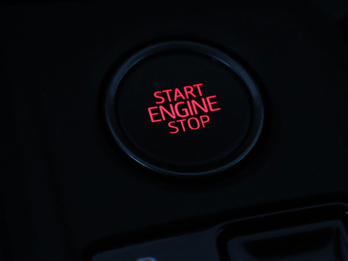 CUPRA Formentor 1.4 e-Hybrid VZ | 245pk | Trekhaak | Stoel & stuurverwarming | Camera | Adaptive cruise | Sfeerverlichting | Keyless | Full LED | PHEV