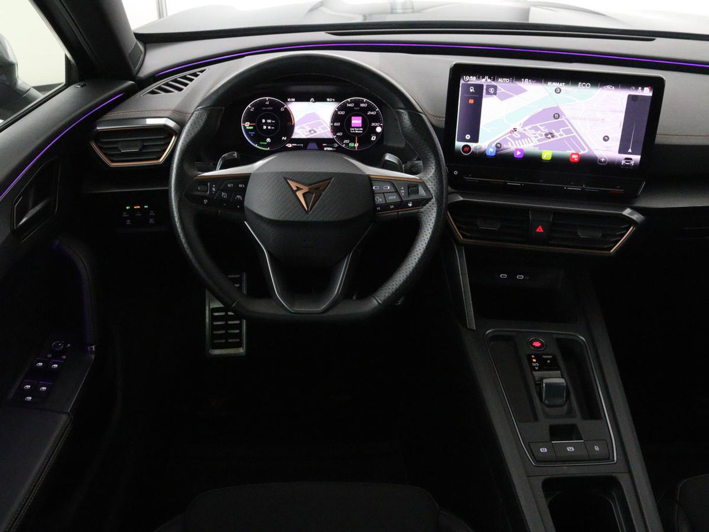 CUPRA Formentor 1.4 e-Hybrid VZ | 245pk | Trekhaak | Stoel & stuurverwarming | Camera | Adaptive cruise | Sfeerverlichting | Keyless | Full LED | PHEV