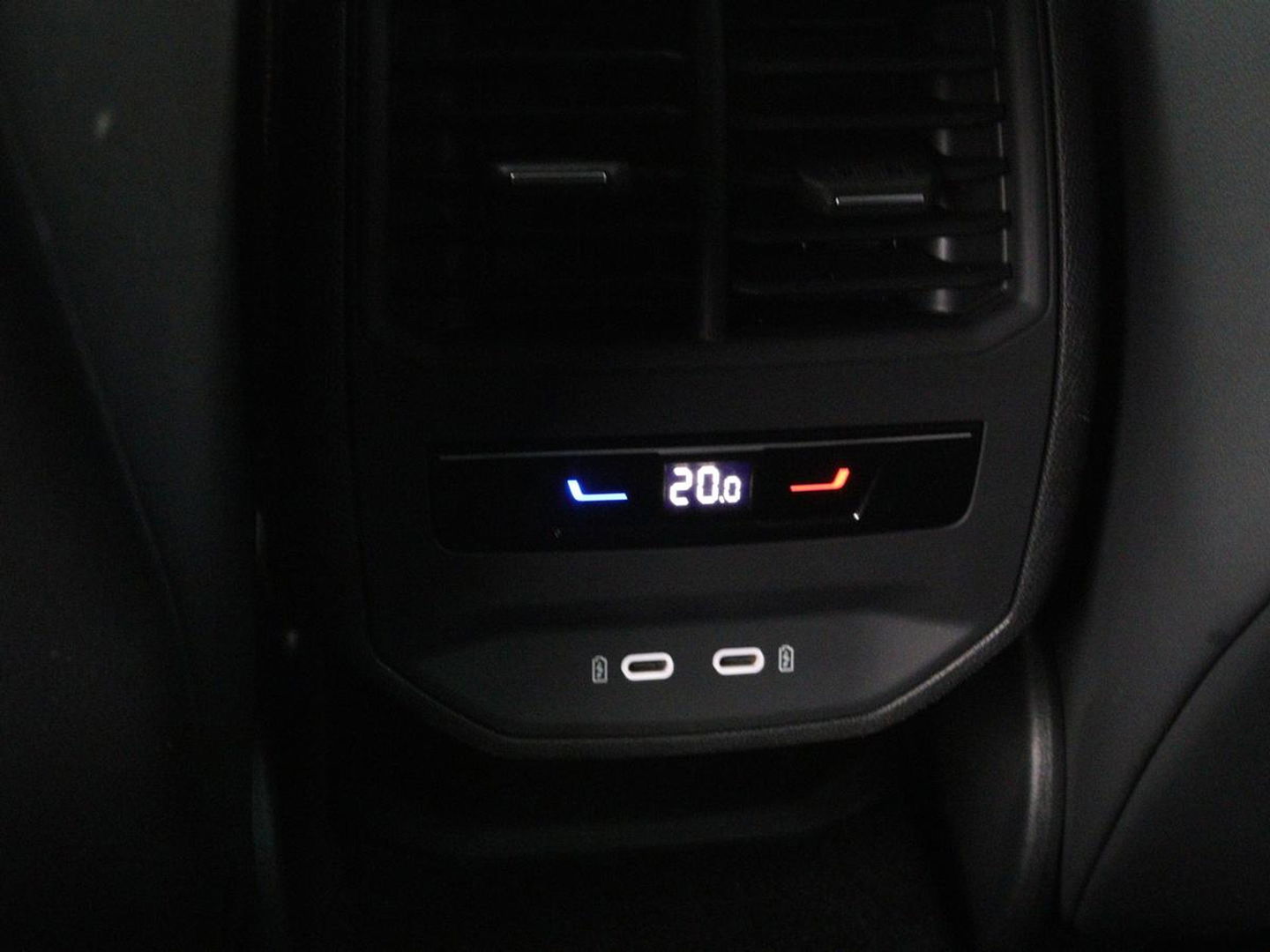 CUPRA Formentor 1.4 e-Hybrid VZ | 245pk | Trekhaak | Stoel & stuurverwarming | Camera | Adaptive cruise | Sfeerverlichting | Keyless | Full LED | PHEV