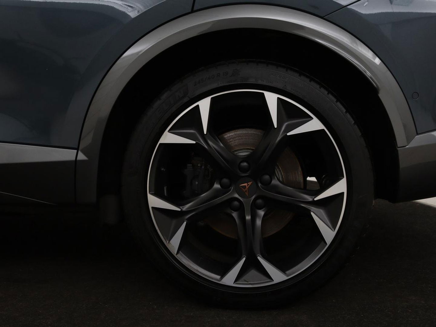 CUPRA Formentor 1.4 e-Hybrid VZ | 245pk | Trekhaak | Stoel & stuurverwarming | Camera | Adaptive cruise | Sfeerverlichting | Keyless | Full LED | PHEV