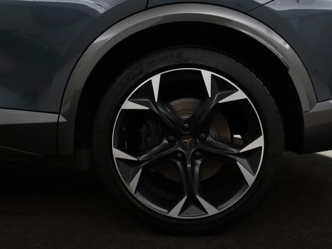 CUPRA Formentor 1.4 e-Hybrid VZ | 245pk | Trekhaak | Stoel & stuurverwarming | Camera | Adaptive cruise | Sfeerverlichting | Keyless | Full LED | PHEV