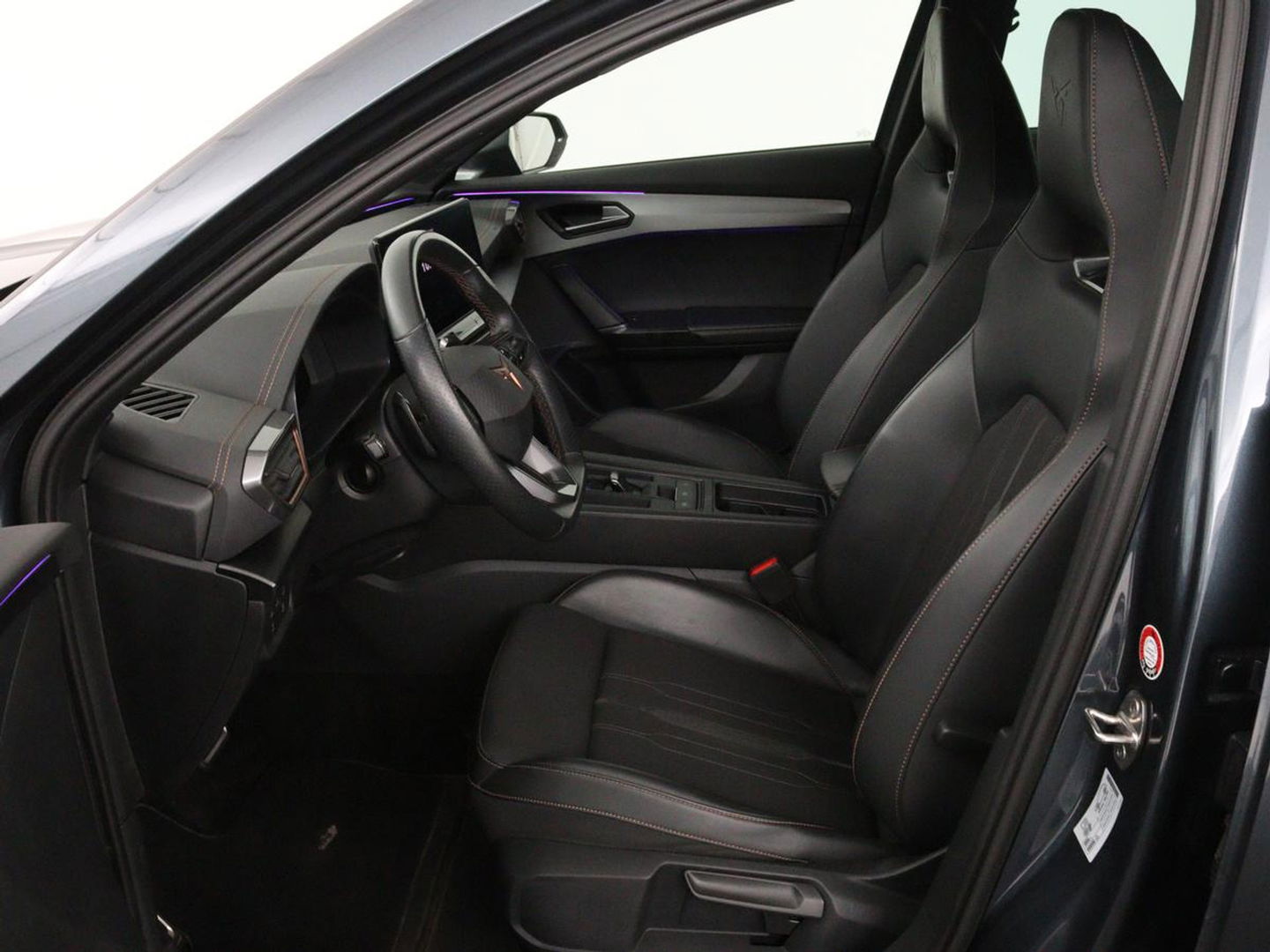 CUPRA Formentor 1.4 e-Hybrid VZ | 245pk | Trekhaak | Stoel & stuurverwarming | Camera | Adaptive cruise | Sfeerverlichting | Keyless | Full LED | PHEV