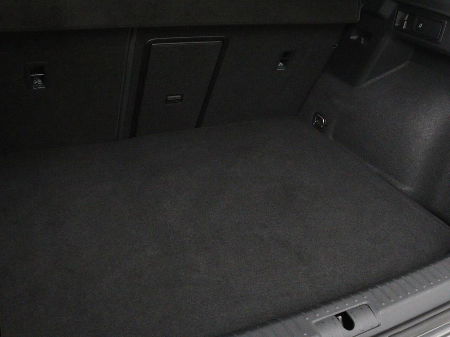 CUPRA Formentor 1.4 e-Hybrid VZ | 245pk | Stoel & stuurverwarming | Carplay | Camera | Adaptive cruise | Navigatie | Sfeerverlichting | Keyless | Full LED | PHEV
