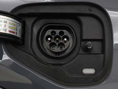 CUPRA Formentor 1.4 e-Hybrid VZ | 245pk | Stoel & stuurverwarming | Carplay | Camera | Adaptive cruise | Navigatie | Sfeerverlichting | Keyless | Full LED | PHEV