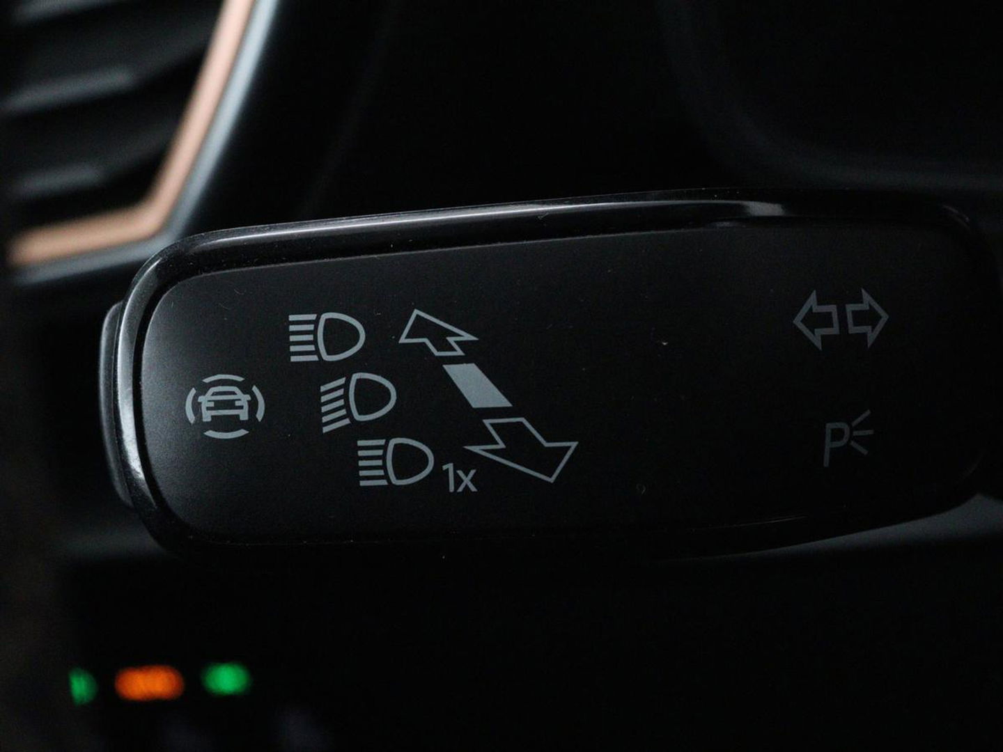 CUPRA Formentor 1.4 e-Hybrid VZ | 245pk | Stoel & stuurverwarming | Carplay | Camera | Adaptive cruise | Navigatie | Sfeerverlichting | Keyless | Full LED | PHEV
