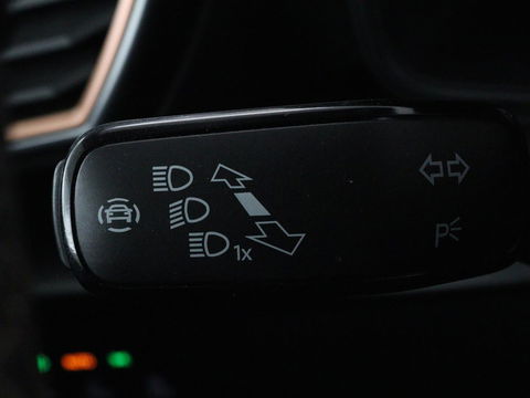 CUPRA Formentor 1.4 e-Hybrid VZ | 245pk | Stoel & stuurverwarming | Carplay | Camera | Adaptive cruise | Navigatie | Sfeerverlichting | Keyless | Full LED | PHEV