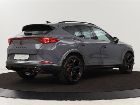 CUPRA Formentor 1.4 e-Hybrid VZ | 245pk | Stoel & stuurverwarming | Carplay | Camera | Adaptive cruise | Navigatie | Sfeerverlichting | Keyless | Full LED | PHEV