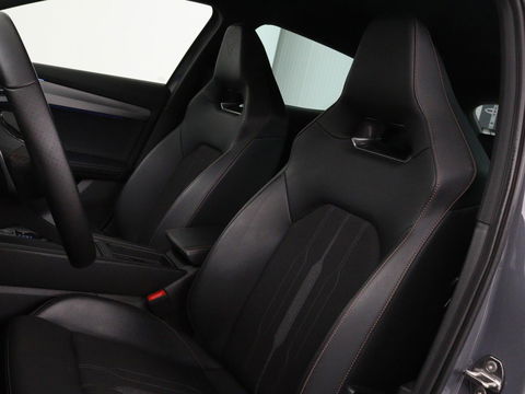 CUPRA Formentor 1.4 e-Hybrid VZ | 245pk | Stoel & stuurverwarming | Carplay | Camera | Adaptive cruise | Navigatie | Sfeerverlichting | Keyless | Full LED | PHEV