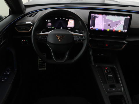 CUPRA Formentor 1.4 e-Hybrid VZ | 245pk | Stoel & stuurverwarming | Carplay | Camera | Adaptive cruise | Navigatie | Sfeerverlichting | Keyless | Full LED | PHEV