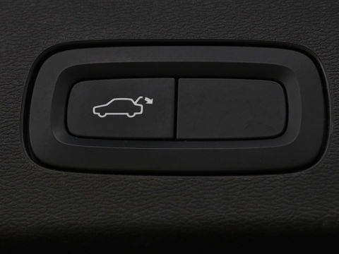 Volvo V60 2.0 T4 R Design | Stoelverwarming | Trekhaak | Carplay | Camera | Adaptive cruise | Navigatie | Full LED | 19'' lichtmetalen velgen | Memory