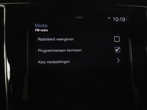 Volvo V60 2.0 T4 R Design | Stoelverwarming | Trekhaak | Carplay | Camera | Adaptive cruise | Navigatie | Full LED | 19'' lichtmetalen velgen | Memory