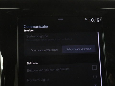 Volvo V60 2.0 T4 R Design | Stoelverwarming | Trekhaak | Carplay | Camera | Adaptive cruise | Navigatie | Full LED | 19'' lichtmetalen velgen | Memory
