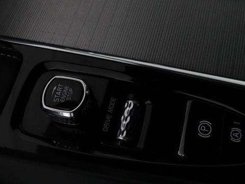 Volvo V60 2.0 T4 R Design | Stoelverwarming | Trekhaak | Carplay | Camera | Adaptive cruise | Navigatie | Full LED | 19'' lichtmetalen velgen | Memory