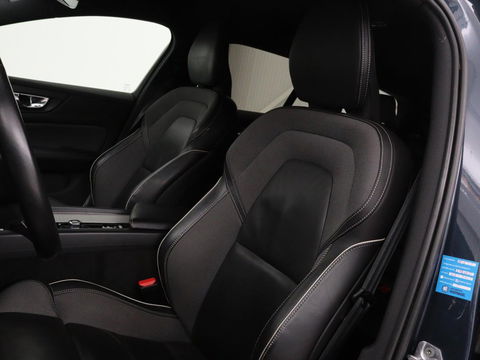 Volvo V60 2.0 T4 R Design | Stoelverwarming | Trekhaak | Carplay | Camera | Adaptive cruise | Navigatie | Full LED | 19'' lichtmetalen velgen | Memory