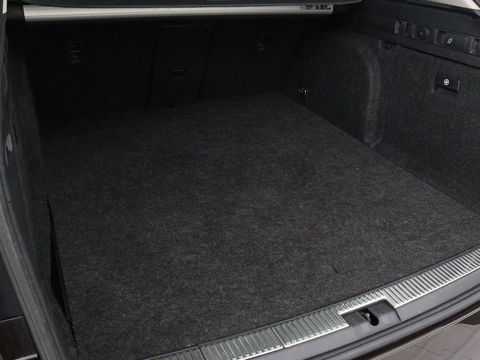 Škoda Superb 1.4 TSI iV Laurin & Klement | Leder | Trekhaak | Adaptive cruise | Stoelverwarming | Canton Sound | Navigatie | Memory | Full LED | Keyless | Carplay | PHEV
