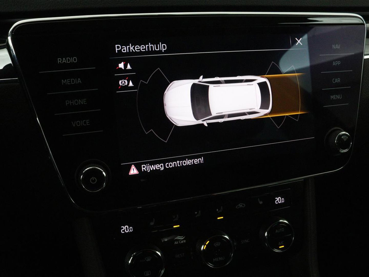 Škoda Superb 1.4 TSI iV Laurin & Klement | Leder | Trekhaak | Adaptive cruise | Stoelverwarming | Canton Sound | Navigatie | Memory | Full LED | Keyless | Carplay | PHEV