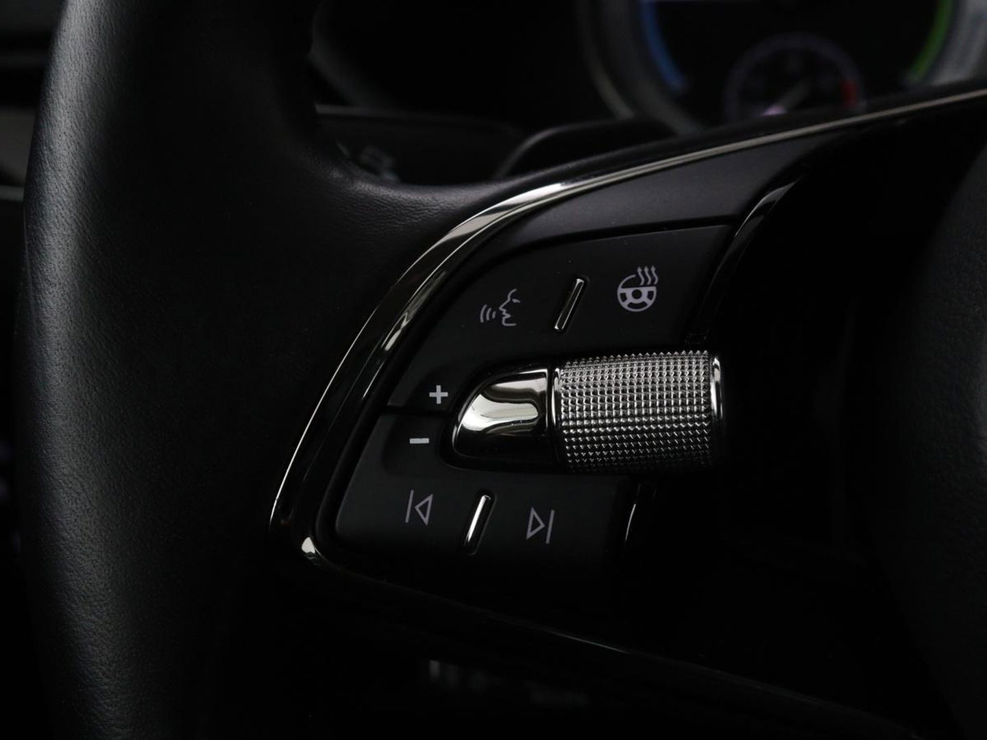 Škoda Superb 1.4 TSI iV Laurin & Klement | Leder | Trekhaak | Adaptive cruise | Stoelverwarming | Canton Sound | Navigatie | Memory | Full LED | Keyless | Carplay | PHEV