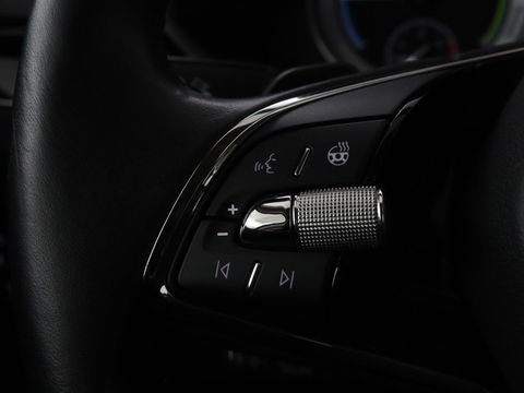Škoda Superb 1.4 TSI iV Laurin & Klement | Leder | Trekhaak | Adaptive cruise | Stoelverwarming | Canton Sound | Navigatie | Memory | Full LED | Keyless | Carplay | PHEV