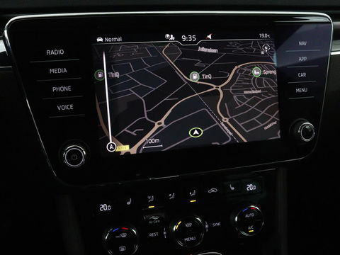 Škoda Superb 1.4 TSI iV Laurin & Klement | Leder | Trekhaak | Adaptive cruise | Stoelverwarming | Canton Sound | Navigatie | Memory | Full LED | Keyless | Carplay | PHEV