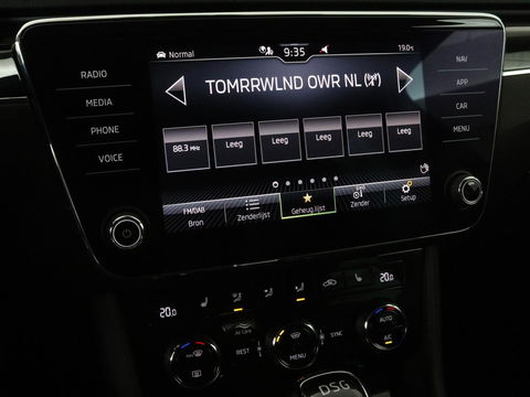 Škoda Superb 1.4 TSI iV Laurin & Klement | Leder | Trekhaak | Adaptive cruise | Stoelverwarming | Canton Sound | Navigatie | Memory | Full LED | Keyless | Carplay | PHEV