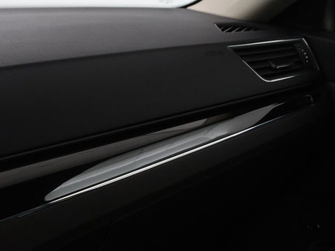 Škoda Superb 1.4 TSI iV Laurin & Klement | Leder | Trekhaak | Adaptive cruise | Stoelverwarming | Canton Sound | Navigatie | Memory | Full LED | Keyless | Carplay | PHEV