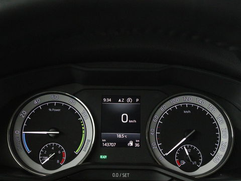Škoda Superb 1.4 TSI iV Laurin & Klement | Leder | Trekhaak | Adaptive cruise | Stoelverwarming | Canton Sound | Navigatie | Memory | Full LED | Keyless | Carplay | PHEV